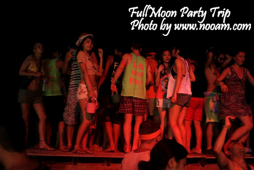 พาชมบรรยากาศงาน Full Moon Party เสน่ห์ที่ไม่อาจลืม บนหาดริ้น เกาะพะงัน จังหวัดสุราษฎร์ธานี